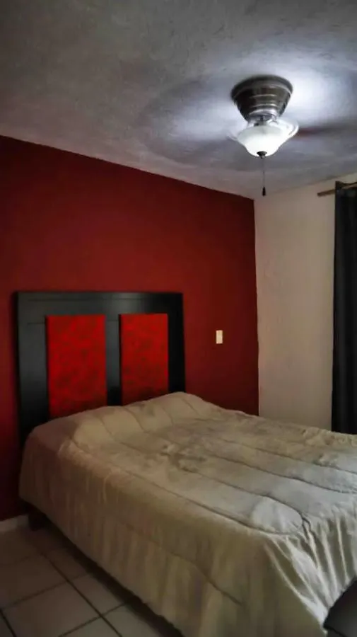 Casa En Fraccionamiento/ Cerca Del Aeropuerto/ Guadalajara. 0*, Guadalajara