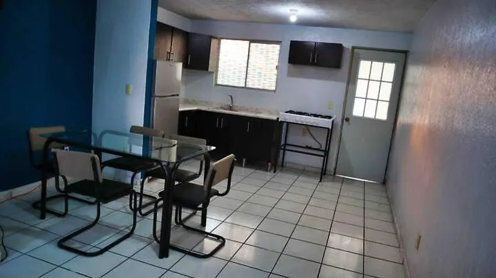 Casa En Fraccionamiento/ Cerca Del Aeropuerto/ Guadalajara. 0*, Guadalajara Mexico